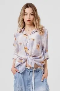 Cămașă violet cu imprimeu floral și ștrasuri