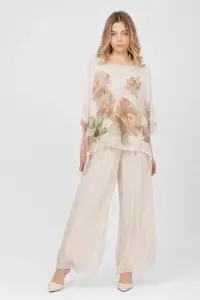 Compleu crem din viscoză și mătase cu bluză florală și pantalon larg