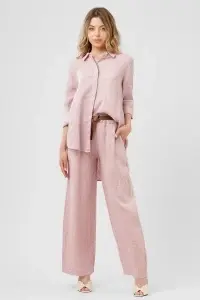 Compleu roz din in cu cămașă lejeră și pantaloni largi