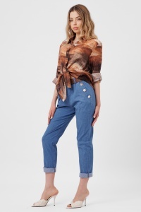 Pantaloni albaștri deschis din denim cu nasturi decorativi și manșete - Img 3