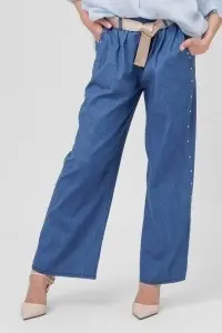 Pantaloni din denim bleu cu ținte metalice rotunde în laterale și curea