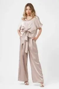 Compleu taupe cu top înnodat și pantaloni largi