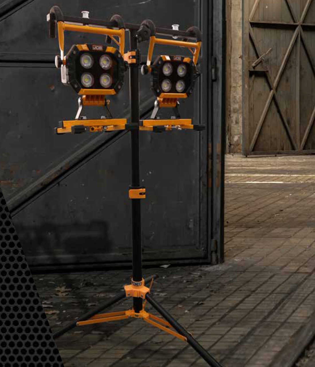 Turn de iluminat portabil: Proiectoare de lucru LED + trepied JCB