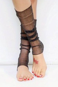 Acoperitori pentru maini tip manusi, model semitransparent si delicat, fara degete si fara prindere, tematica cute and soft, marime universala, negre - Img 2