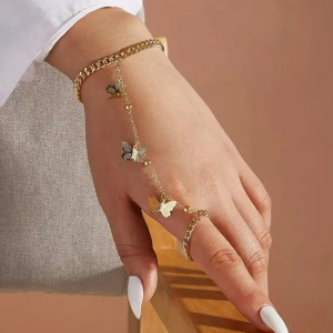 Bratara dama, cu prelungire pe deget tip inel, model elegant gheisa, reglabila, cu accesorii fluturasi, tematica I love to be special, aurie - Img 2