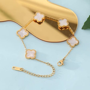 Bratara dama, model norocos, trifoi cu 4 foi, aurie, reglabila, cu accesorii albe - Img 3