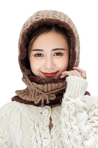 Caciula dama, model cagula calduroasa, reglabila cu snur si prelungire guler tip fular, tematica warm winter, marime universala, maro