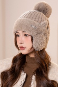 Caciula dama, model calduros cu pom pom, prelungire tip acoperitori pentru urechi, accesorizata cu urechiuse, tematica cat style, marime universala, maro - Img 3