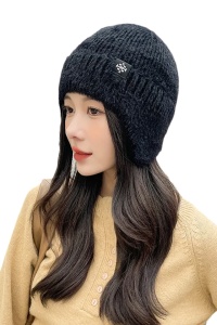 Caciula dama, model clasic minimalist, calduroasa, cu protectie pentru urechi, tematica lovely winter, marime universala, neagra