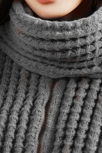 Caciula dama, set doua piese, model clasic minimalist, fular tip esarfa asortat, tematica warm and cozy winter, marime universala, gri - Img 4