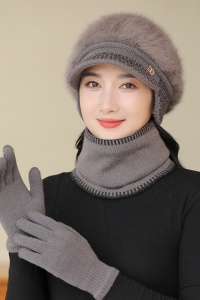 Caciula dama, set doua piese, model cu fular tip guler asortate, captuseala calduroasa, tematica cozy winter, marime universala, maro - Img 4