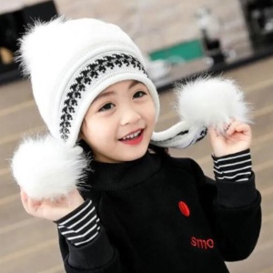Caciula pentru copii, model cu pom pom si prindere reglabila sub barbie, tematica cute and funny, 3 - 9 ani, alba - Img 2