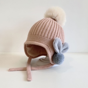 Caciula pentru copii, model cu pom pom si prindere reglabila sub barbie, accesorizata cu iepurasi la urechi, tematica little bunny in the winter, 1 – 3 ani, roz - Img 3
