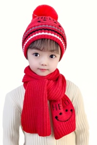 Caciula pentru copii, set doua piese, model hello cu pompom, fular asortat, tematica smiley face, 3 - 9 ani, rosie