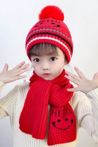 Caciula pentru copii, set doua piese, model hello cu pompom, fular asortat, tematica smiley face, 3 - 9 ani, rosie - Img 3