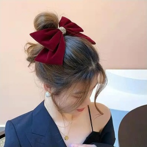 Clama de par, model royal touch de catifea, accesorizat cu funda supradimensionata si accesoriu elegant, rosie - Img 4