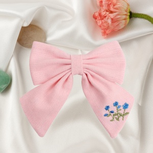 Clama de par, model school memories accesorizat cu funda supradimensionata, detaliu brodat cu elemente delicate florale, roz - Img 3