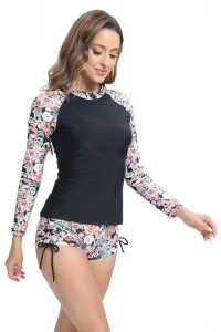 Costum de baie, set 2 piese, model deosebit, bluza maneca lunga si pantaloni scurti, imprimeu floral, tematica lovely summer negru cu multicolor - Img 4
