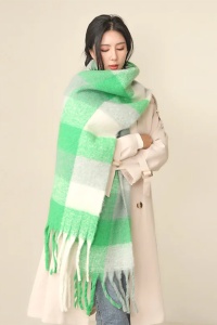 Fular dama, model gros si calduros, moale la atingere, tematica fashion winter, marime universala, verde inchis - Img 2