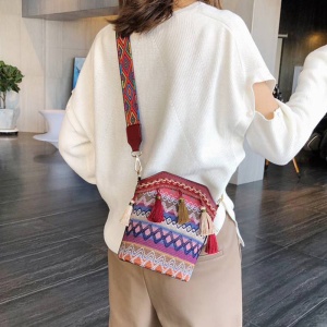 Geanta dama, ciucurei si broderie, model crossbody, piele sintetica, rosu inchis - Img 4