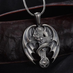 Lant cu pandantiv cruce vintage, model cu dragon si aripi mari, tematica deadly cross, unisex, argintiu, - Img 3