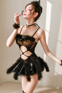 Lenjerie sexy, set 5 piese, rochie scurta cu decupaje la abdomen, ciorapi, accesorii pentru maini si cap, choker, detalii pufoase, model indraznet, tematica hot love, negru - Img 3