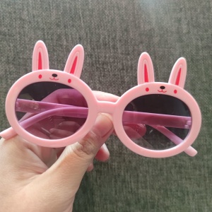 Ochelari de soare pentru copii, unisex, model iepuras, marime universala, roz pal - Img 2