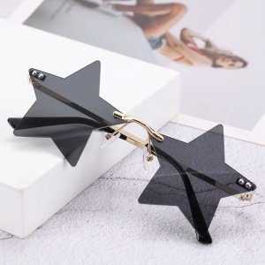 Ochelari de soare pentru femei, model super cool cu stea, tematica new star in town, marime universala, negri - Img 4