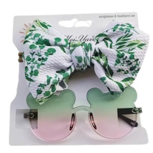 Ochelari de soare pentru fetite, set doua piese, model ursulet prietenos cu funda voluminoasa asortata, imprimeu delicat, tematica cute and fashion, verde cu roz - Img 2