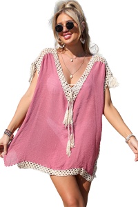 Pareo tip rochie pentru plaja sau strada, decolteu in V reglabil cu ciucurei, broderie pe margini si ciucurei la umeri, roz