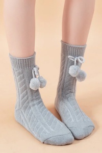 Soseste dama, model chic cu ciucurei, tematica comfy sleep, marime 38 – 42, gri - Img 3