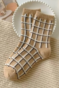 Sosete dama, model calduros cu imprimeu grafic, tematica fashion winter, marime 38 – 42, bej - Img 2