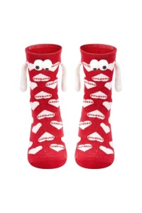 Sosete haioase, model vesel accesorizat cu manute cu magnet si ochisori, imprimeu cu inimioare, tematica crazy couple love, unisex, marime 36-42, rosu inchis