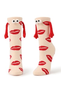 Sosete haioase, model vesel accesorizat cu manute cu magnet si ochisori, imprimeu buze senzuale, tematica let's be friends, unisex, marime 36-42, bej