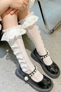 Sosete pentru fetite, model chic cu fundite multiple, pana la genunchi, tematica little lady style, albe