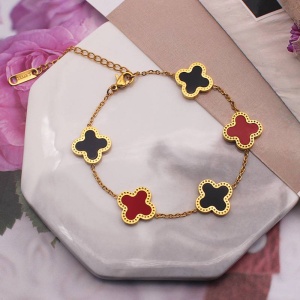 Bratara dama, model norocos, trifoi cu 4 foi, aurie, reglabila, cu accesorii negre si rosii - Img 2