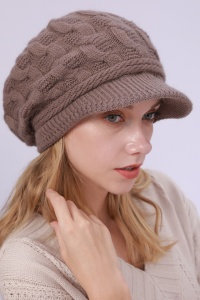 Caciula dama, circumferinta elastica, model cu cozoroc curbat pentru protectie vant si ninsoare, tematica elegant style, marime universala, maro - Img 4