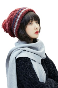 Caciula dama, model calduros cu pom pom, tematica cozy winter, marime universala, rosie