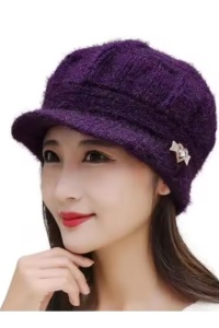 Caciula dama, model cu cozoroc si accesoriu inimioara, tematica I love winter, marime universala, mov