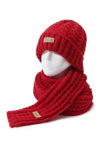 Caciula dama, set doua piese, model clasic minimalist, fular tip esarfa asortat, tematica warm and cozy winter, marime universala, rosu - Img 4