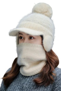 Caciula dama, set doua piese, model pom pom cu acoperitori pentru urechi si cozoroc curbat, cu fular tip guler asortat, tematica fashion winter, marime universala, bej