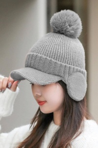 Caciula dama, set doua piese, model pom pom cu acoperitori pentru urechi si cozoroc curbat, cu fular tip guler asortat, tematica fashion winter, marime universala, gri - Img 2
