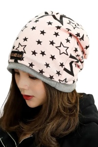 Caciula dama tip bandana, model cool cu stelute dublat la interior, despicatura la ambele parti, tematica urban style, marime universala, roz