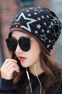 Caciula dama tip bandana, model cool cu stelute dublat la interior, despicatura la ambele parti, tematica urban style, marime universala, neagra - Img 4