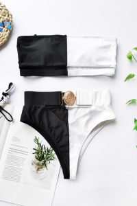 Costum de baie dama, 2 piese, model sexy summer cu taietura la sani, chilot talie inalta cu decupaj si prindere cu accesoriu tip catarama alb cu negru - Img 4