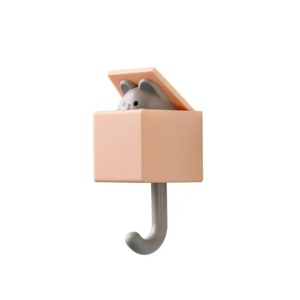 Cuier creativ autoadeziv, tematica regatul animalelor, model animale jucause, soricel, roz pal
