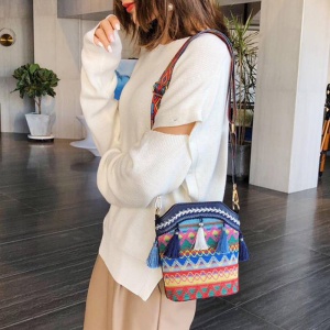 Geanta dama, ciucurei si broderie, model crossbody, piele sintetica, albastru inchis - Img 4