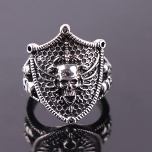 Inel unisex, model deosebit cu scut si cap de schet, tematica underworld shield, reglabil, argintiu, - Img 2