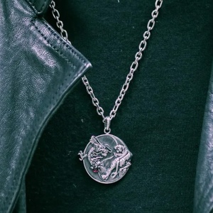 Lant retro cu pandantiv ying and yang si cristal rosu, model tigru cu dragon, tematica good vs evil, unisex, argintiu, - Img 3