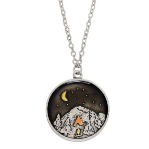 Lant unisex, model deosebit cu peisaj feeric, o seara in natura, cu pandantiv rotund, tematica camp fire and night sky, gri